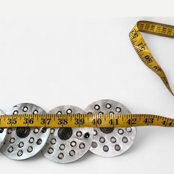 Casual Belt with Decorative Buckle - Picture 5 of 6